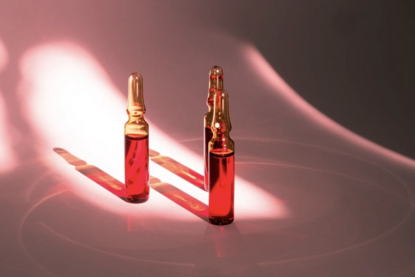 Image of B12 solution vials